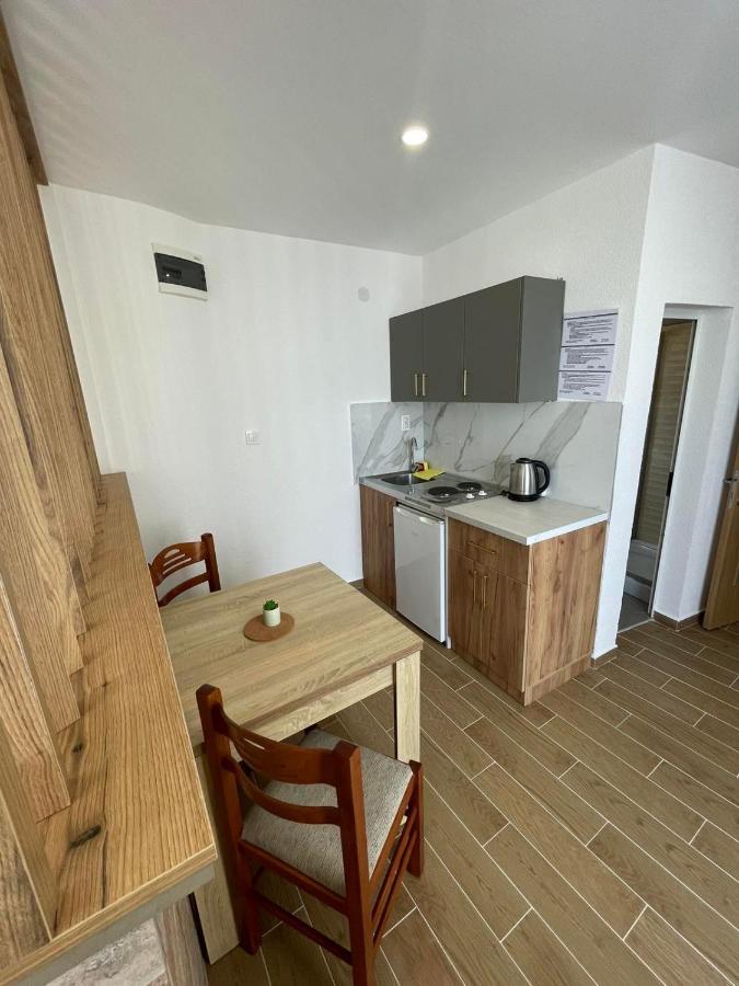 Apartments Basha 1 - Long Beach 울친 외부 사진
