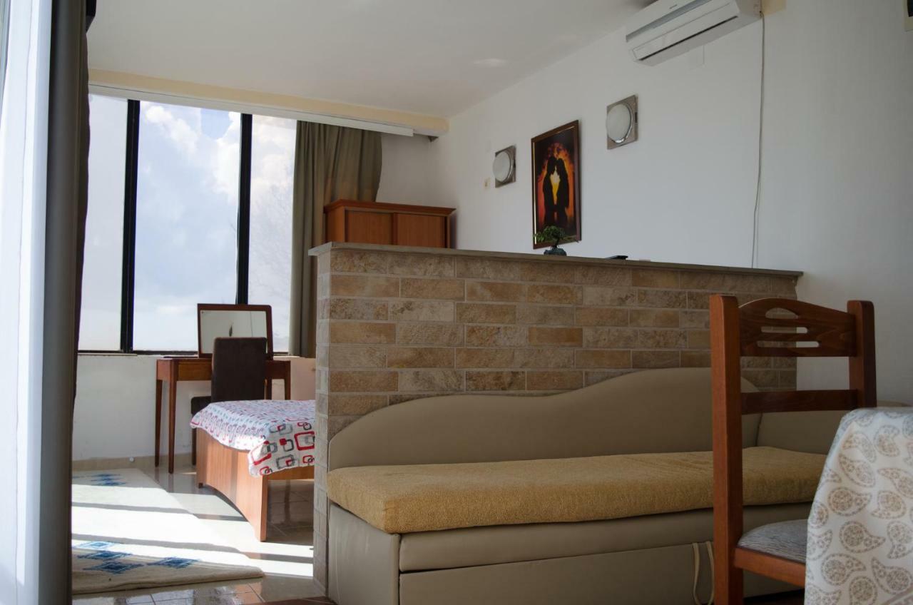 Apartments Basha 1 - Long Beach 울친 외부 사진
