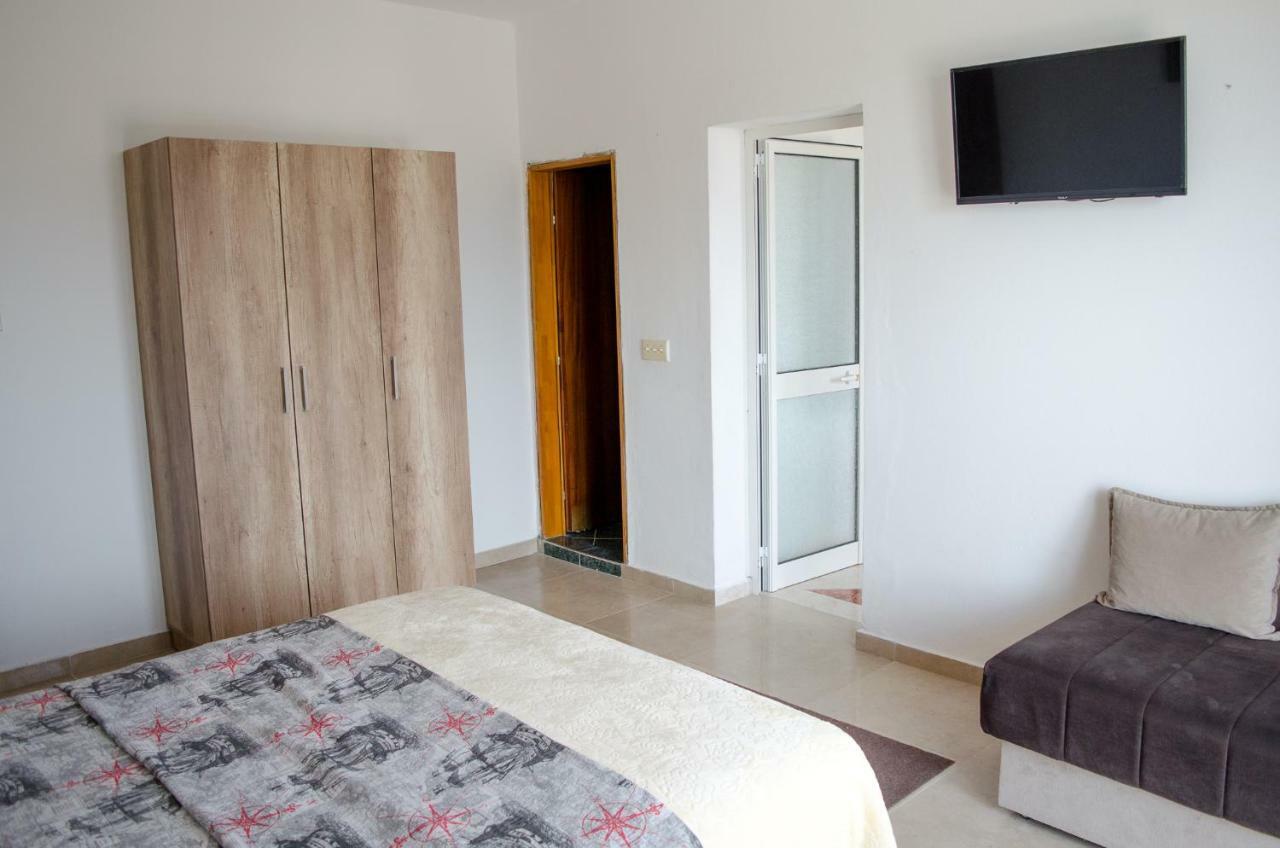 Apartments Basha 1 - Long Beach 울친 외부 사진