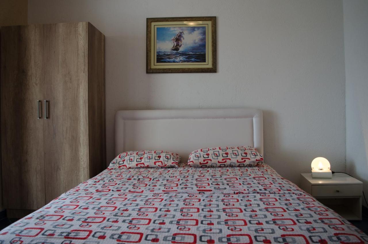 Apartments Basha 1 - Long Beach 울친 외부 사진